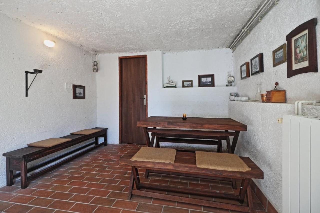 Villa Two Olives Vrbnik Exterior foto